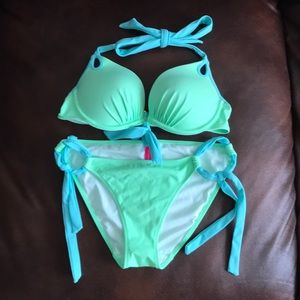 Victoria’s Secret bikini